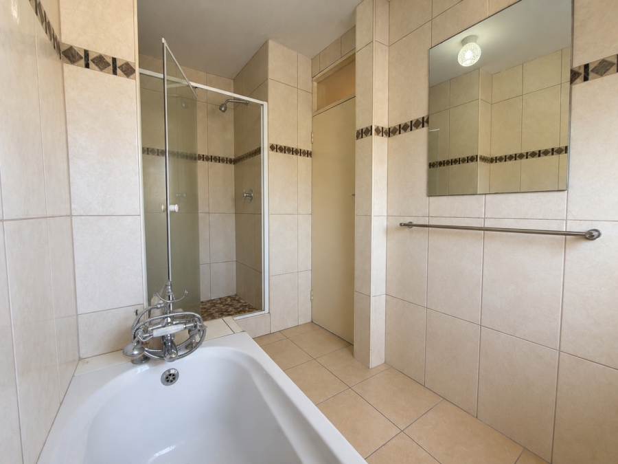 2 Bedroom Property for Sale in Claremont Western Cape